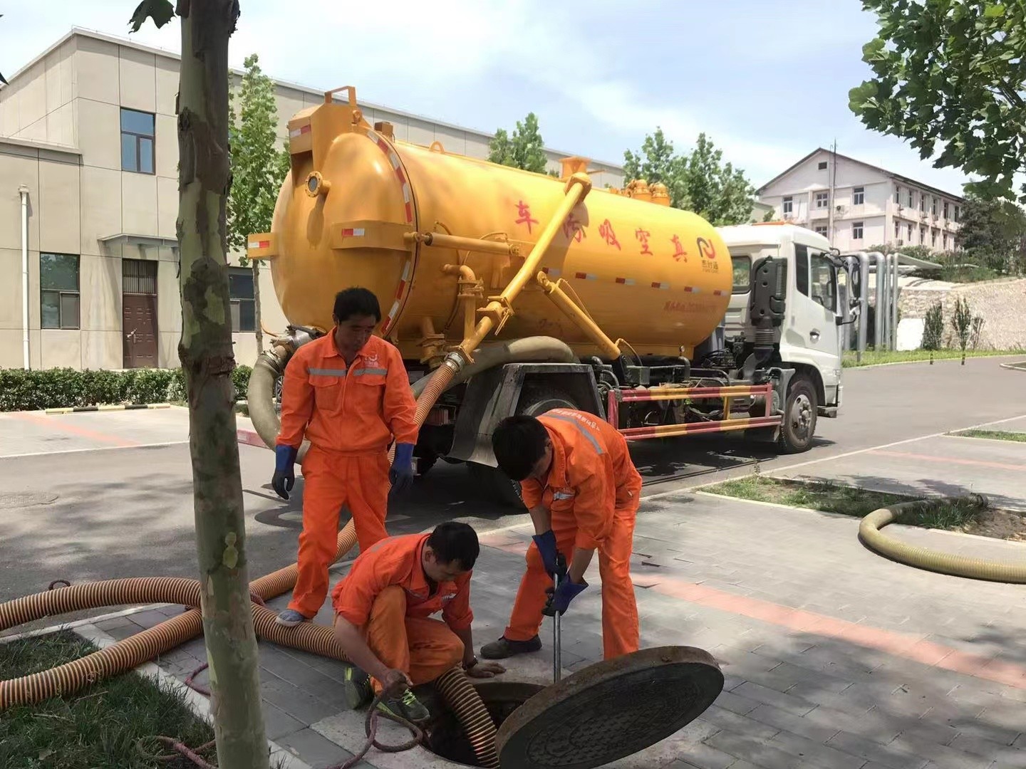 单县化粪池清理与5-8吨吸粪车施工效率分析